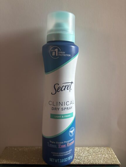 Secret "Clinical Dry Spray"  Light & Fresh 3.8oz
