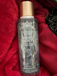 VS: Rodeo Nights Country Jasmine & Amber Santal [Mist]