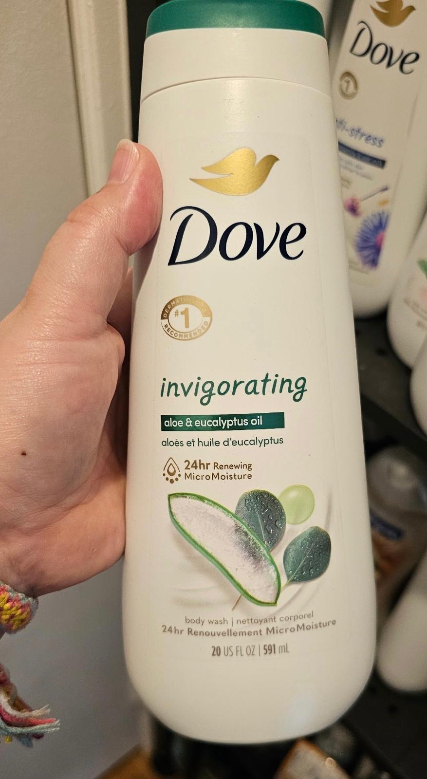 r75 Dove Women 24 HR Renewing Bodywash 20 fl.oz: Invigorating Aloe & Eucalyptus Oil - Image 1