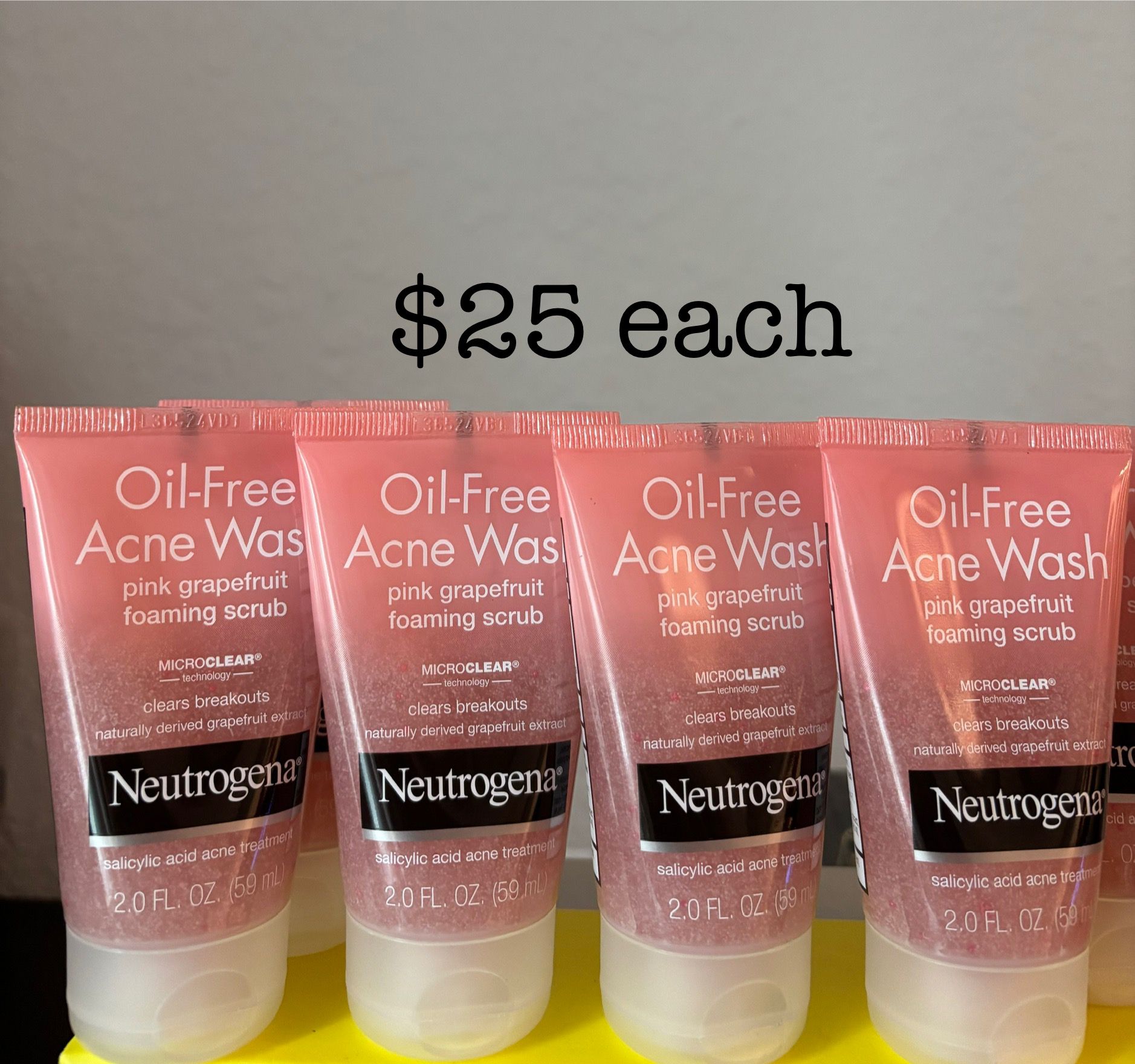 bb85 Neutrogena Mini Oil Free Acne Wash - Pink Grapefruit foaming scrub 2.0fl oz - Image 1