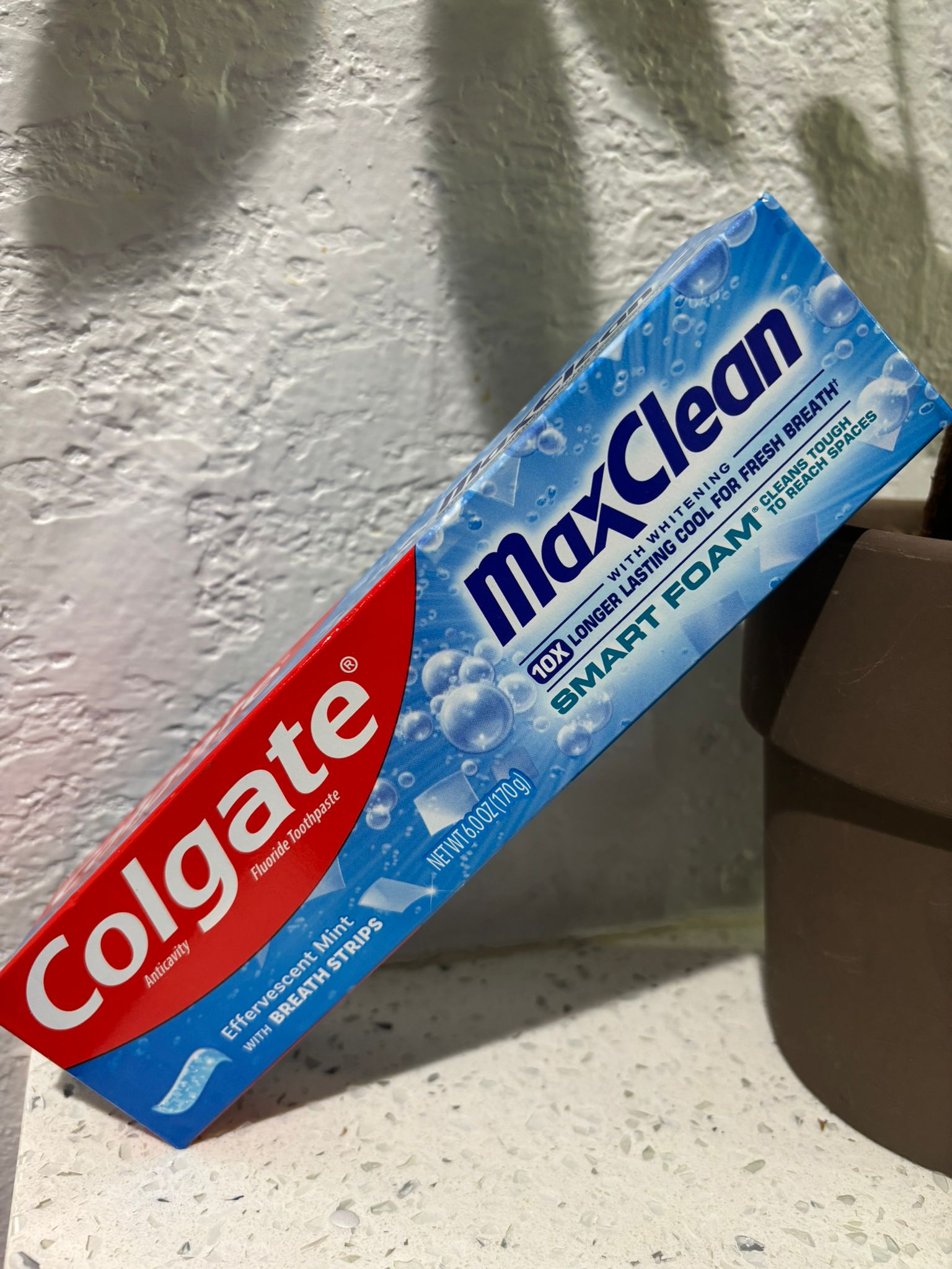 ee17 Colgate Max Fresh with Whitening Breath strips (Cool Mint) - 6.3 FL oz - Image 1