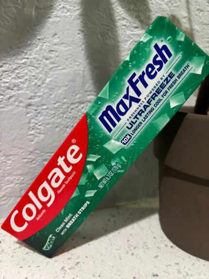 Colgate Max Fresh Breath strips (Clean Mint) 6.3 FL oz