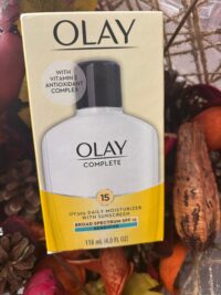 Olay Complete  - Daily Moisture Cream with Sunscreen SPF 15 4.0oz