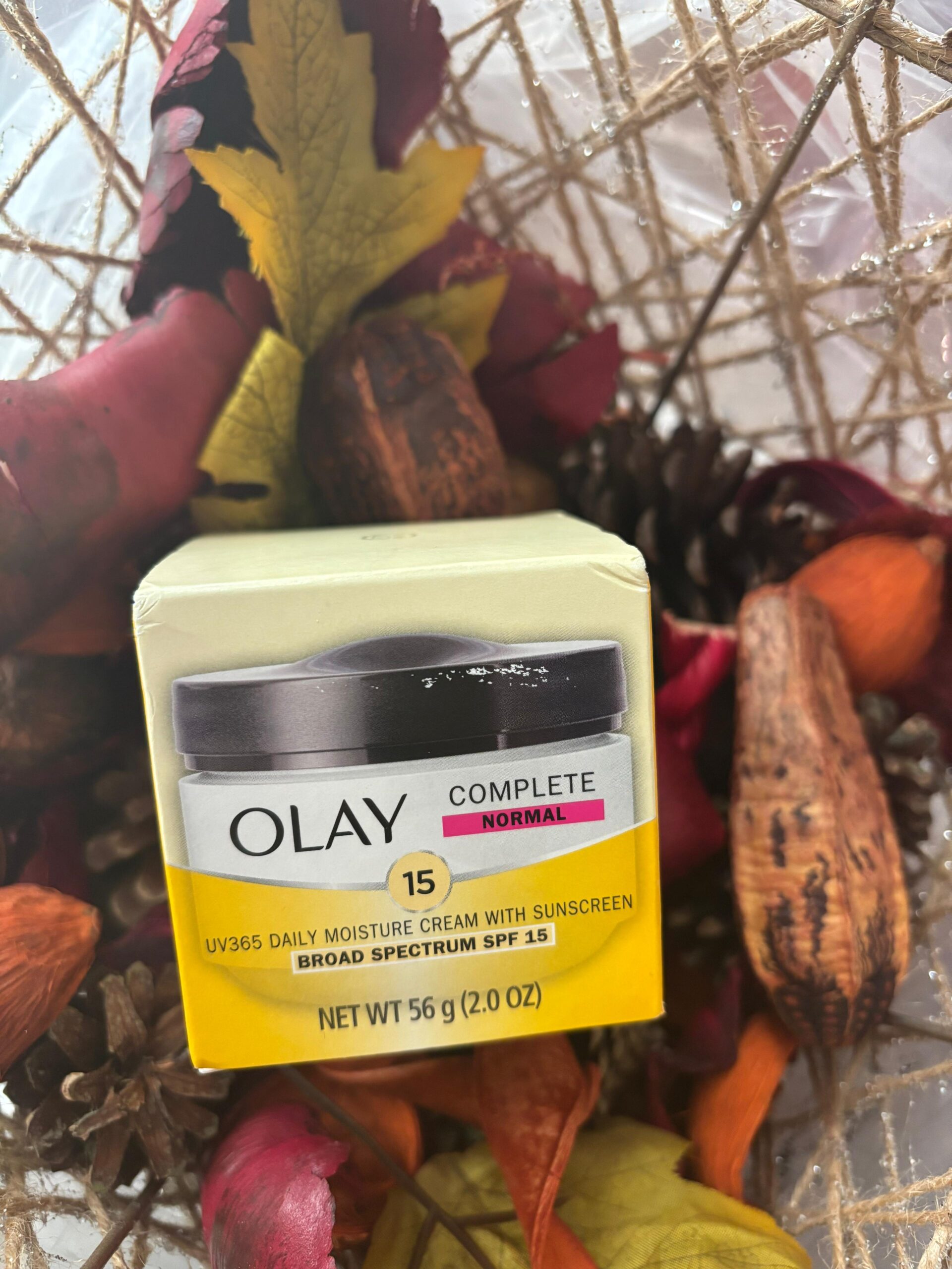 i35 Olay Complete Normal - Daily Moisture Cream with Sunscreen SPF-15 2.0oz - Image 1