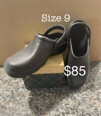 Crocs Unisex-Adult Bistro Clogs, Slip Resistant Work Shoes (Size 9)