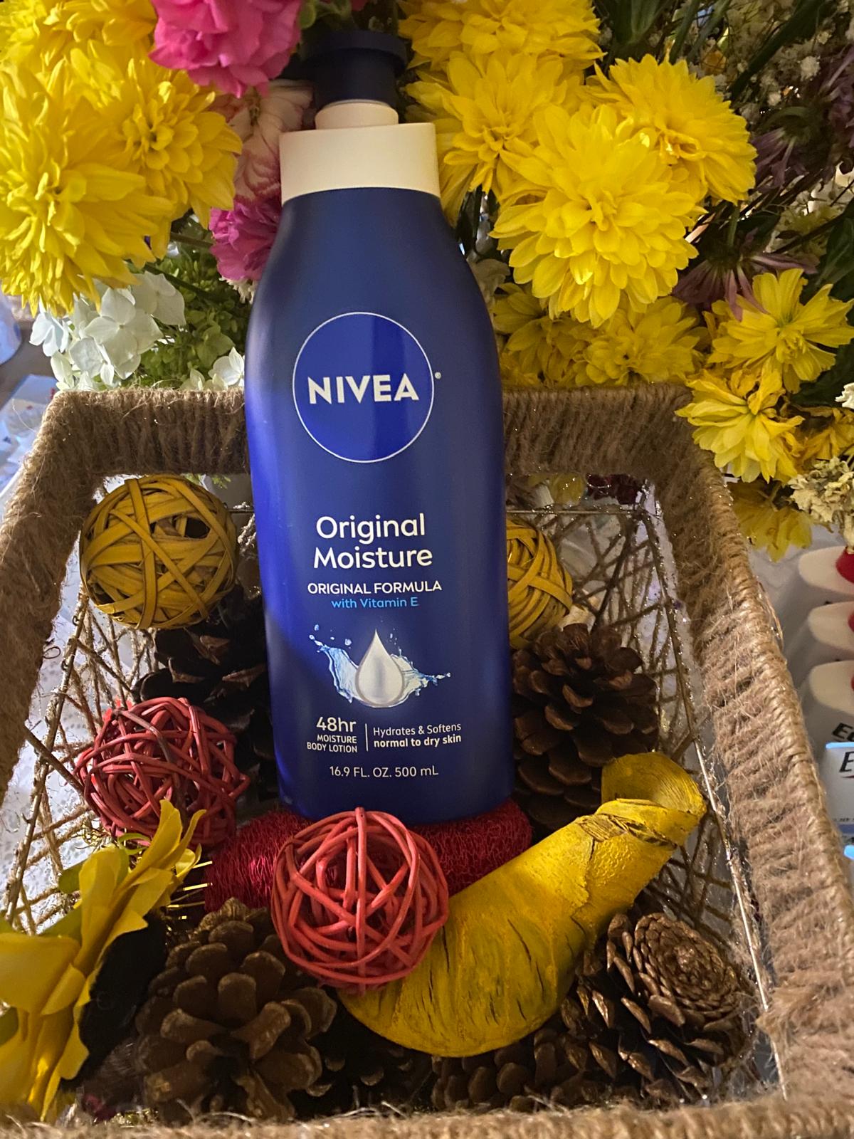 z35 Nivea Original Moisture with Vitamin E 16.9 oz - Image 1