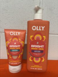 OLLY Bright Body Wash with Ginseng, Caffeine & Vitamin C– Nourishing Cleanser for Skin Barrier Repair, Deep Hydration, Citrus Currant Scent, 17 oz - Image 4