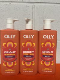 OLLY Bright Body Wash with Ginseng, Caffeine & Vitamin C– Nourishing Cleanser for Skin Barrier Repair, Deep Hydration, Citrus Currant Scent, 17 oz - Image 3