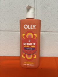 OLLY Bright Body Wash with Ginseng, Caffeine & Vitamin C– Nourishing Cleanser for Skin Barrier Repair, Deep Hydration, Citrus Currant Scent, 17 oz