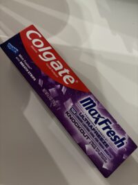 Colgate Max Fresh Ultra Freeze 10X with Whitening Breath strips (Knockout) - 6.3 FL oz