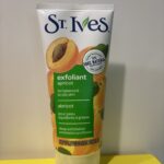 St. Ives exfoiliant for balanced to oily skin