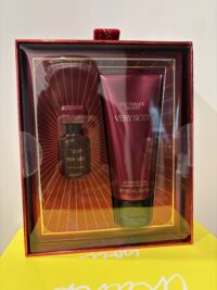 VS Very Sexy Gift Set with a scent of Pink Pepper, Mimosa Flower, Rich Orchid